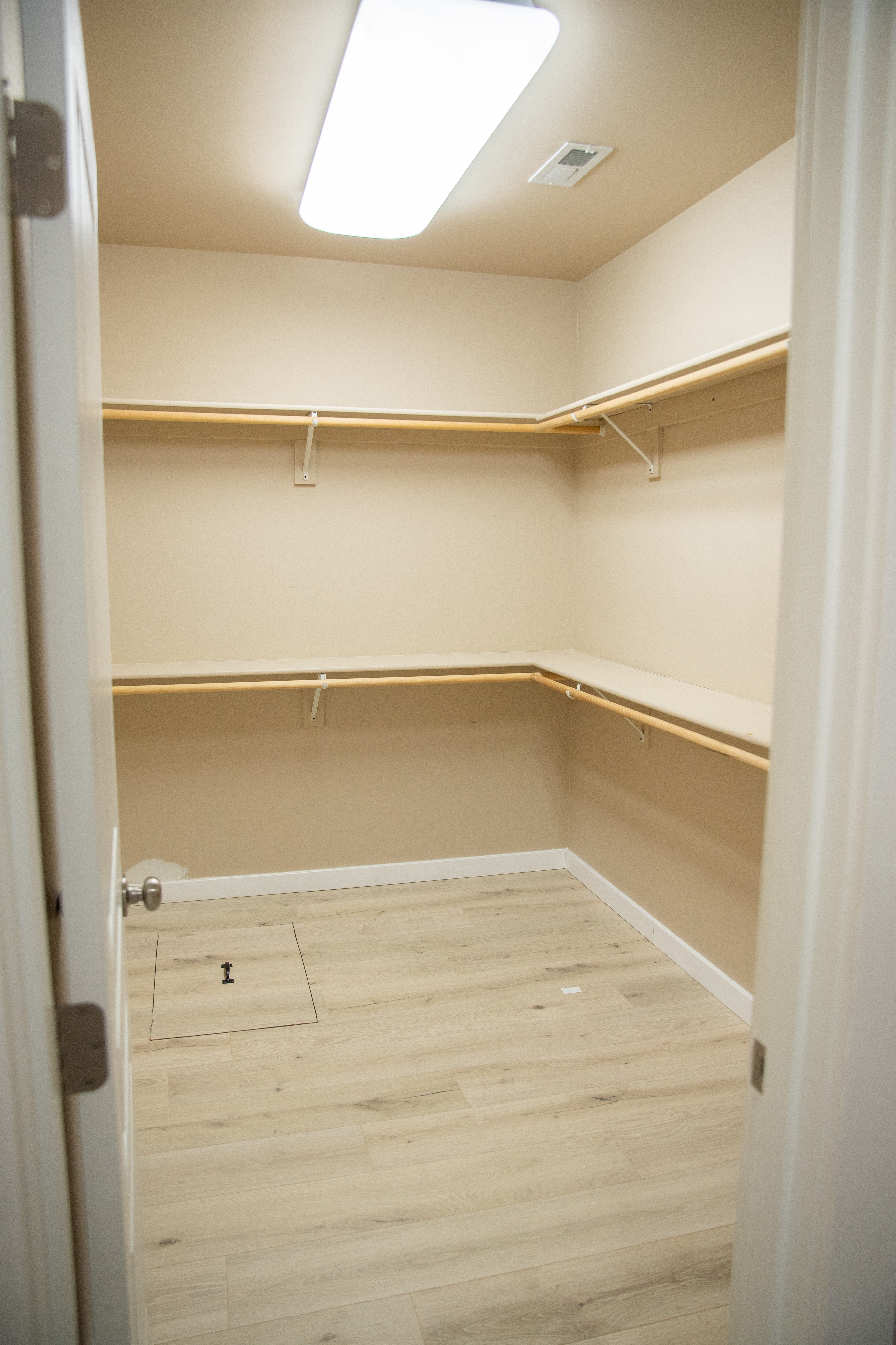 Walk-in Closet
